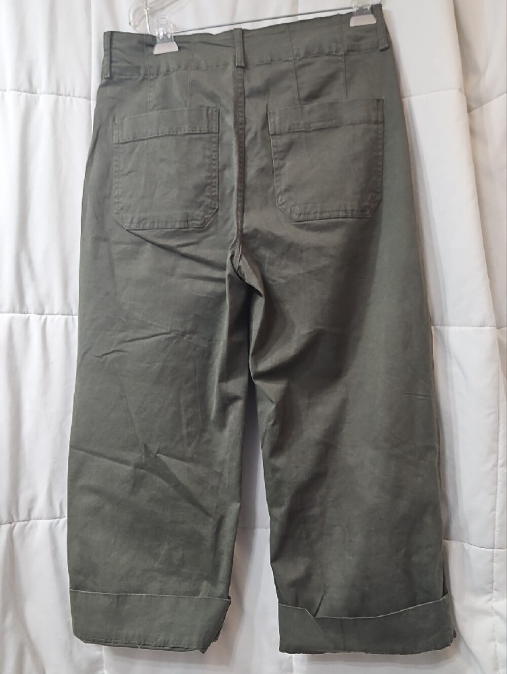 Women's Olive Green Wide-Leg Crop Pants - Picture 4 of 4